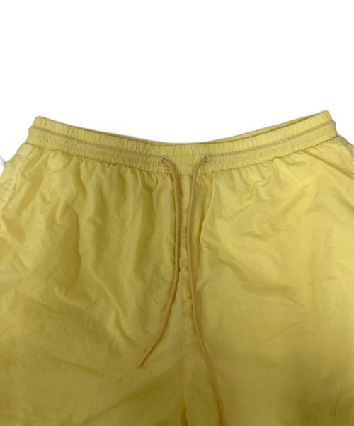 KITH（キス）KITH (キス) ナイロンハーフパンツ イエロー サイズ:Ｓの古着・服飾アイテム