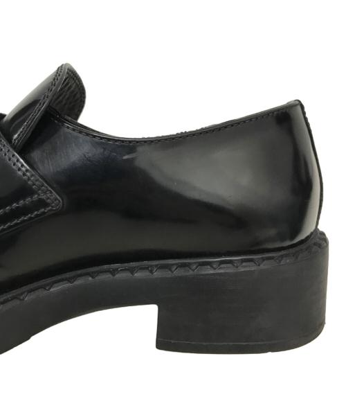 PRADA（プラダ）PRADA (プラダ) チョコレート パテントレザー ローファー ブラック サイズ:371/2の古着・服飾アイテム