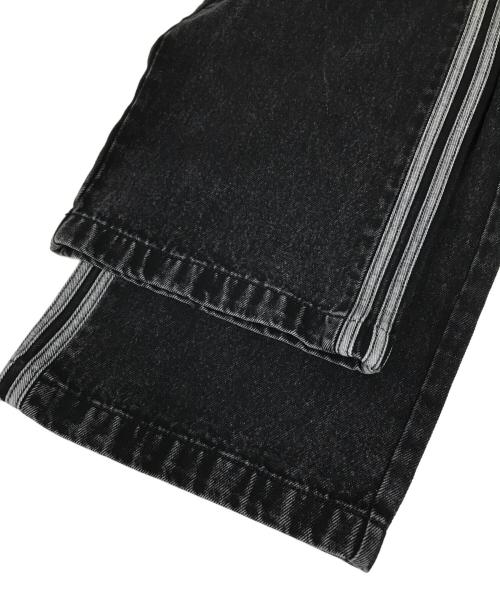 adidas（アディダス）adidas (アディダス) アディカラー デニム スリーストライプス トラックパンツ ブラック サイズ:SIZE68.5㎝　（W27）の古着・服飾アイテム