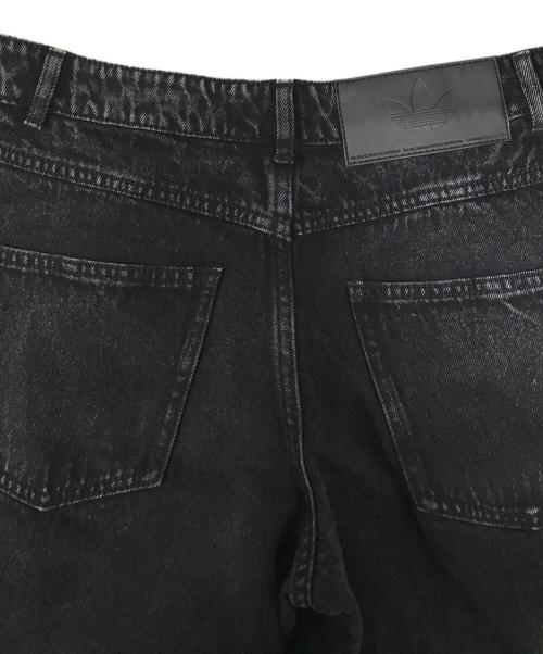 adidas（アディダス）adidas (アディダス) アディカラー デニム スリーストライプス トラックパンツ ブラック サイズ:SIZE68.5㎝　（W27）の古着・服飾アイテム