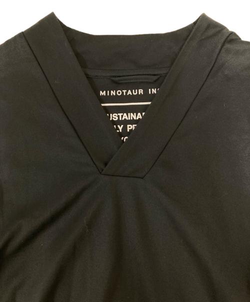 MINOTAUR INST（ミノトールインスト）MINOTAUR INST (ミノトールインスト) VネックTシャツ ブラック サイズ:Ｓの古着・服飾アイテム