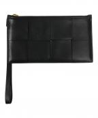 BOTTEGA VENETAボッテガベネタ）の古着「マキシイントレチャートポーチ」｜ブラック