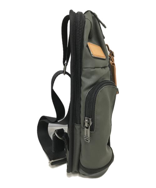 TUMI（トゥミ）TUMI (トゥミ) モントレースリングボディバッグ オリーブの古着・服飾アイテム