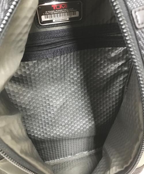 TUMI（トゥミ）TUMI (トゥミ) モントレースリングボディバッグ オリーブの古着・服飾アイテム