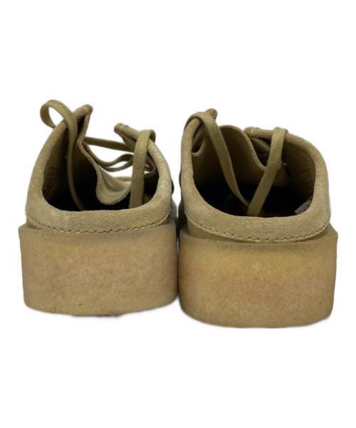 CLARKS（クラークス）CLARKS (クラークス) ワラビー JS EXCLUSIVE ベージュ サイズ:26.5の古着・服飾アイテム