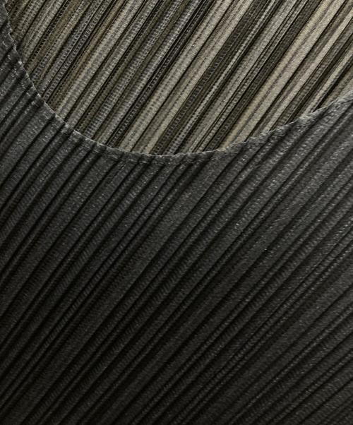 PLEATS PLEASE（プリーツプリーズ）PLEATS PLEASE (プリーツプリーズ) ノースリーブプリーツワンピース ネイビー サイズ:2の古着・服飾アイテム