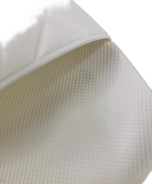 BOTTEGA VENETA（ボッテガベネタ）BOTTEGA VENETA (ボッテガベネタ) イントレチャートラバーサンダル ホワイト サイズ:40の古着・服飾アイテム