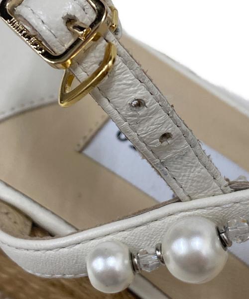 JIMMY CHOO（ジミーチュウ）JIMMY CHOO (ジミーチュウ) パールストラップサンダル ホワイト サイズ:22.5cmの古着・服飾アイテム
