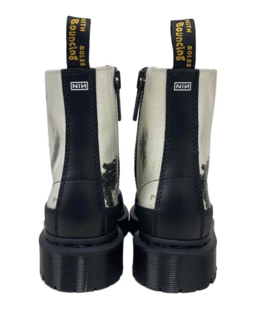 Dr.Martens（ドクターマーチン）Dr.Martens (ドクターマーチン) NINE INCH NAILS (ナイン・インチ・ネイルズ) 8ホールブーツ ホワイト×ブラック サイズ:UK4の古着・服飾アイテム