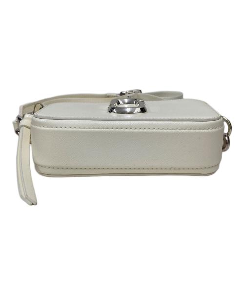 MARC JACOBS（マークジェイコブズ）MARC JACOBS (マークジェイコブス) ザ スナップショット DTM ショルダーバッグ ホワイトの古着・服飾アイテム