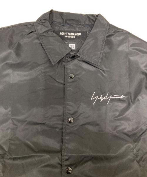 YOHJI YAMAMOTO（ヨウジヤマモト）YOHJI YAMAMOTO (ヨウジヤマモト) New Era (ニューエラ) コラボコーチジャケット ブラック サイズ:4の古着・服飾アイテム
