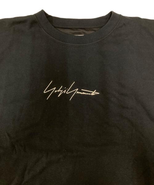 YOHJI YAMAMOTO（ヨウジヤマモト）YOHJI YAMAMOTO (ヨウジヤマモト) New Era (ニューエラ) ROUND HEM SHORT SLEEVES TEE ブラック サイズ:XXL 未使用品の古着・服飾アイテム
