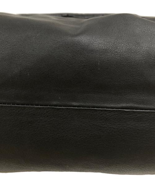Y's（ワイズ）Y's (ワイズ) パデッドカウレザーショルダーバッグ ブラックの古着・服飾アイテム