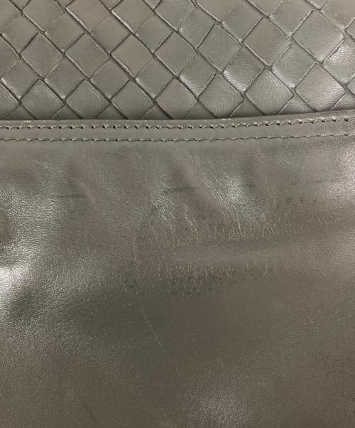 BOTTEGA VENETA（ボッテガベネタ）BOTTEGA VENETA (ボッテガベネタ) イントレチャートレザーショルダーバッグ グレーの古着・服飾アイテム