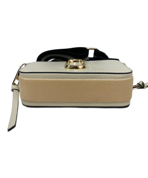 MARC JACOBS（マークジェイコブス）MARC JACOBS (マークジェイコブス) スナップショットショルダーバッグ アイボリーの古着・服飾アイテム