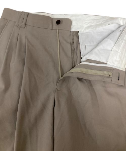 YOKE（ヨーク）YOKE (ヨーク) 3PLEATED WIDE LEG TROUSERS ベージュ サイズ:SIZE 2の古着・服飾アイテム