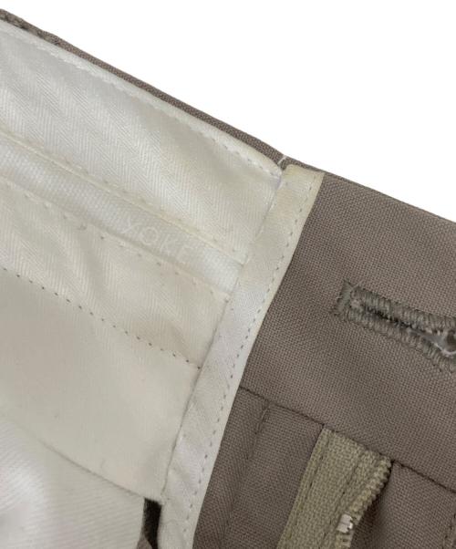 YOKE（ヨーク）YOKE (ヨーク) 3PLEATED WIDE LEG TROUSERS ベージュ サイズ:SIZE 2の古着・服飾アイテム