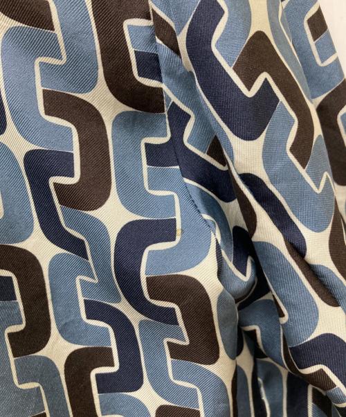 'S Max Mara（エスマックスマーラ）'S Max Mara (エスマックスマーラ) 総柄シルクボウタイブラウス ブルー サイズ:38の古着・服飾アイテム