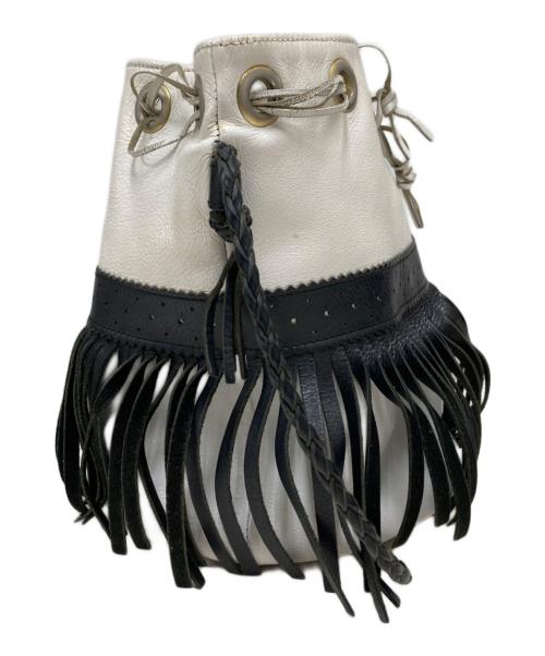 J&M DAVIDSON（ジェイ＆エム デヴィッドソン）J&M DAVIDSON (ジェイ＆エム デヴィッドソン) バイカラーフリンジ巾着ワンショルダーバッグ ホワイト×ブラックの古着・服飾アイテム