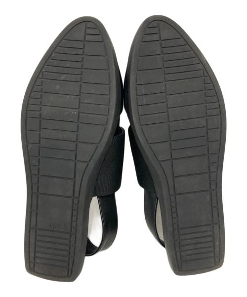 ISSEY MIYAKE 132 5.（イッセイミヤケ 132 5.）ISSEY MIYAKE 132 5. (イッセイミヤケ 132 5.) バンドストラップサンダル ブラック サイズ:表記なしの古着・服飾アイテム