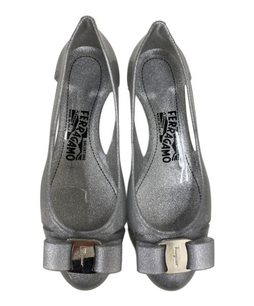 Salvatore Ferragamo（サルヴァトーレ フェラガモ）Salvatore Ferragamo (サルヴァトーレ フェラガモ) リボン グリッター パンプス シルバー サイズ:4の古着・服飾アイテム