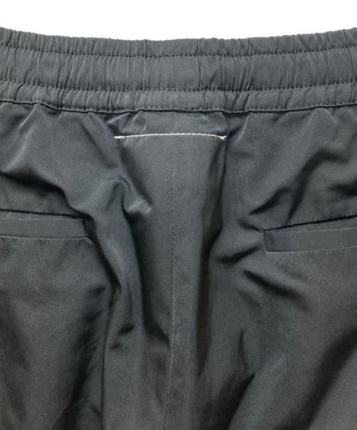 MM6 Maison Margiela（エムエムシックスメゾンマルジェラ）MM6 Maison Margiela (エムエムシックスメゾンマルジェラ) ワイドイージーナイロンパンツ ブラック サイズ:46の古着・服飾アイテム