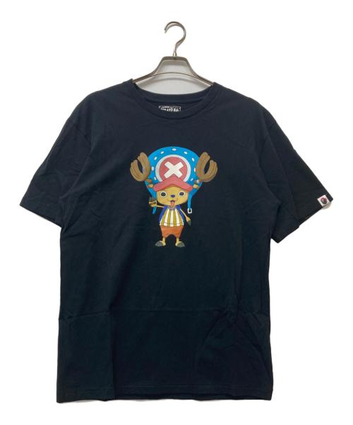A BATHING APE（ア ベイシング エイプ）A BATHING APE (ア ベイシング エイプ) ONE PIECE (ワンピース) コラボプリントTシャツ ブラック サイズ:XLの古着・服飾アイテム