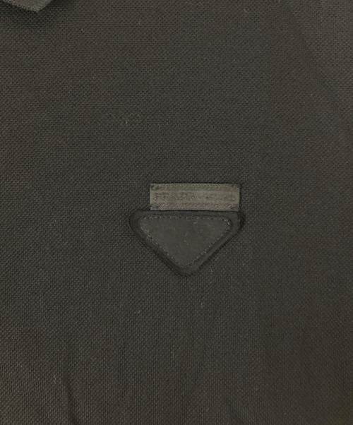 PRADA（プラダ）PRADA (プラダ) トライアングルロゴポロシャツ ブラック サイズ:Ｍの古着・服飾アイテム