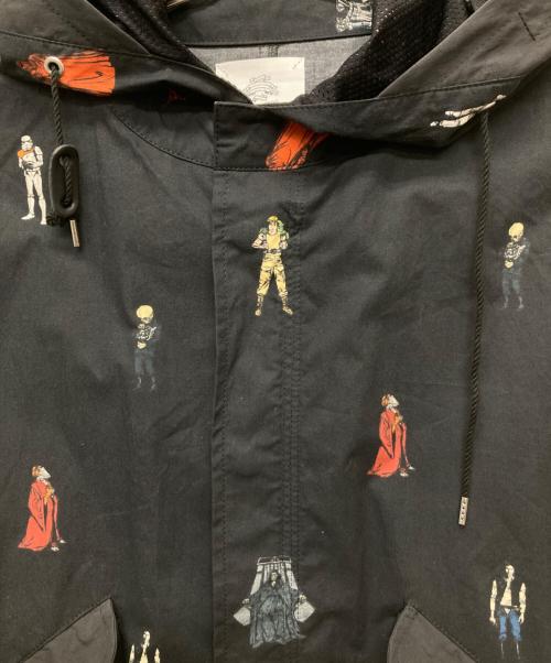 stof（ストフ）stof (ストフ) STAR WARS (スターウォーズ) 総柄モッズコート ブラック サイズ:FREEの古着・服飾アイテム