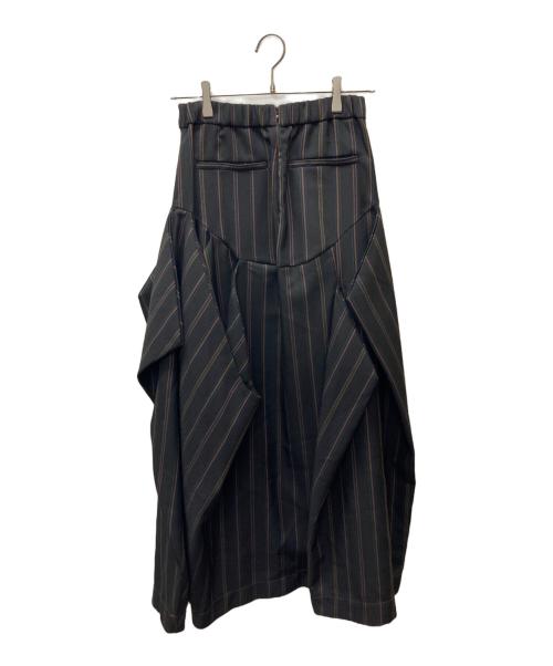 UN3D.（アンスリード）UN3D. (アンスリード) マルチピンストライプタックスカート ブラウン サイズ:38の古着・服飾アイテム