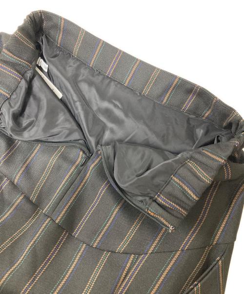 UN3D.（アンスリード）UN3D. (アンスリード) マルチピンストライプタックスカート ブラウン サイズ:38の古着・服飾アイテム