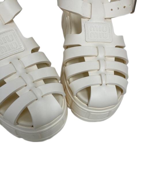 MIU MIU（ミュウミュウ）MIU MIU (ミュウミュウ) EVA ロゴ フィッシャーマンサンダル ホワイト サイズ:36の古着・服飾アイテム
