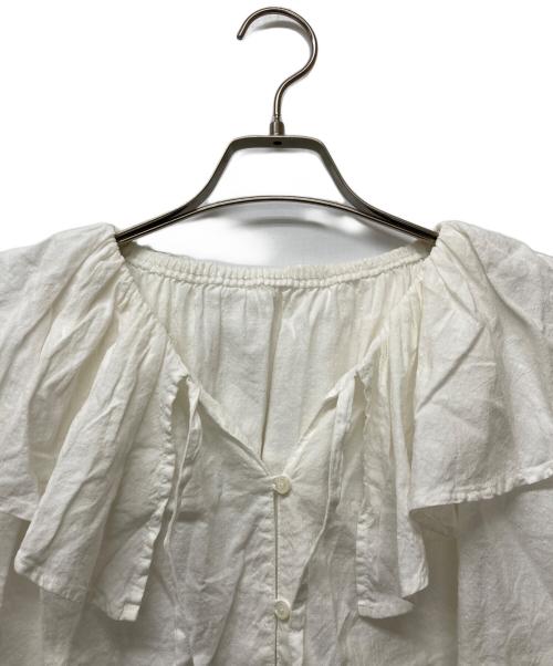 nest Robe（ネストローブ）nest Robe (ネストローブ) ラッフルカラーブラウス ホワイト サイズ:Fの古着・服飾アイテム