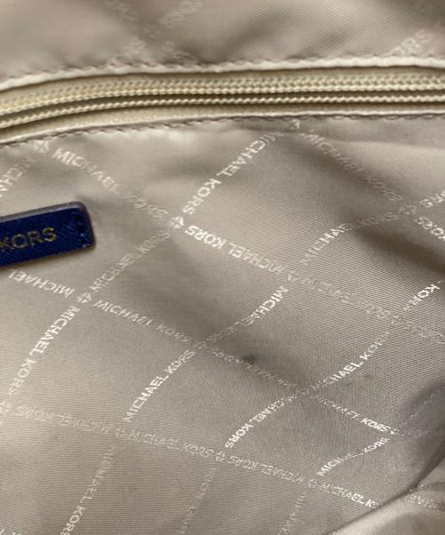 MICHAEL KORS（マイケル・コース）MICHAEL KORS (マイケルコース) CHARLOTTE LG TZ TOTE ネイビーの古着・服飾アイテム