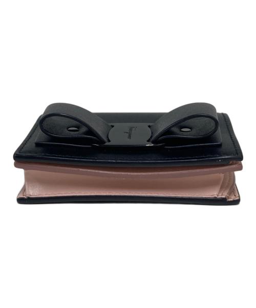Ferragamo（フェラガモ）Ferragamo (フェラガモ) リボン2つ折り財布 ブラック×ピンクの古着・服飾アイテム