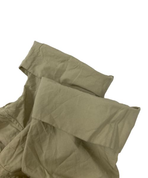 WHITE MAILS（ホワイトメイルズ）WHITE MAILS (ホワイトメイルズ) フロントタック Vネック ワンピース ベージュ サイズ:Sの古着・服飾アイテム