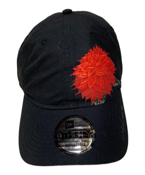 Yohji Yamamoto pour homme（ヨウジヤマモト プールオム）Yohji Yamamoto pour homme (ヨウジヤマモト プールオム) New Era (ニューエラ) Red Dhalia Motif Cap 'Black' ブラック サイズ:Freeの古着・服飾アイテム