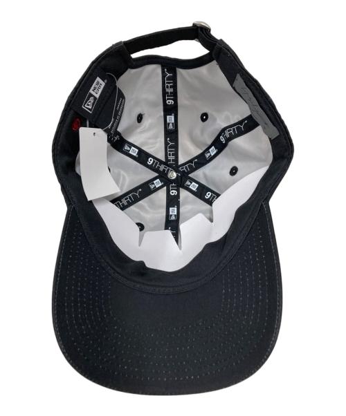 Yohji Yamamoto pour homme（ヨウジヤマモト プールオム）Yohji Yamamoto pour homme (ヨウジヤマモト プールオム) New Era (ニューエラ) Red Dhalia Motif Cap 'Black' ブラック サイズ:Freeの古着・服飾アイテム