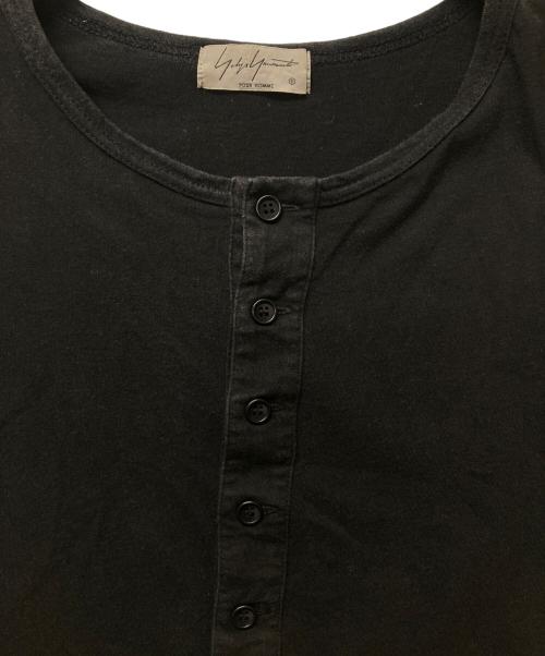 Yohji Yamamoto pour homme（ヨウジヤマモト プールオム）Yohji Yamamoto pour homme (ヨウジヤマモト プールオム) コーマ天竺変形半袖ヘンリーネックカットソー ブラック サイズ:3の古着・服飾アイテム