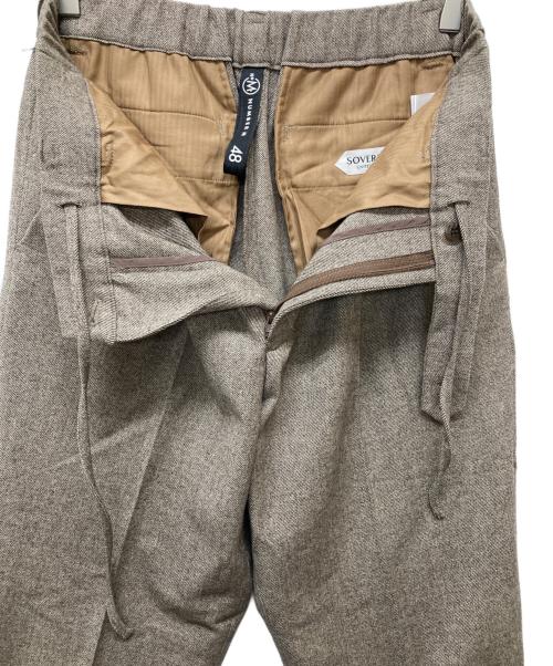 SOVEREIGN（ソブリン）SOVEREIGN (ソブリン) NUMBER M (ナンバーエム) ウールタックパンツ ベージュ サイズ:48の古着・服飾アイテム