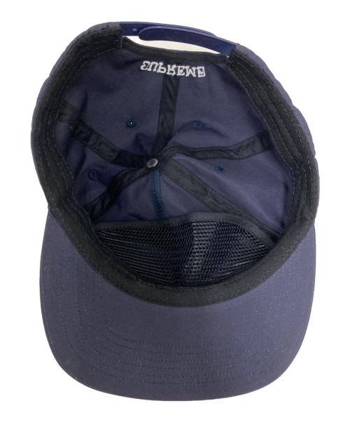 SUPREME（シュプリーム）Supreme (シュプリーム) KAWS Chalk Logo 5-Panel Cap ネイビーの古着・服飾アイテム