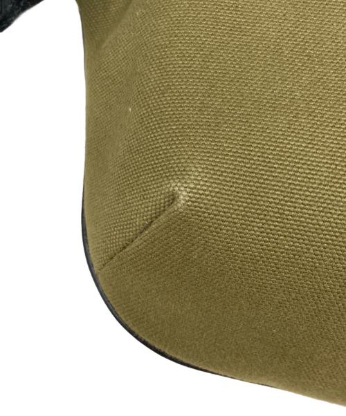 L/UNIFORM（リュニフォーム）L/UNIFORM (リュニフォーム) バナナバッグ グリーンの古着・服飾アイテム