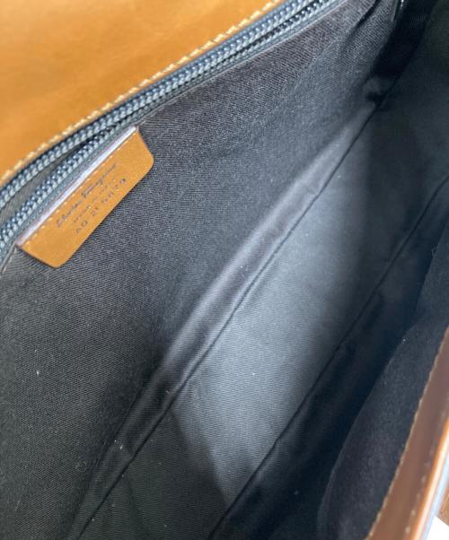 Salvatore Ferragamo（サルヴァトーレ フェラガモ）Salvatore Ferragamo (サルヴァトーレ フェラガモ) ショルダーバッグ ブラウンの古着・服飾アイテム