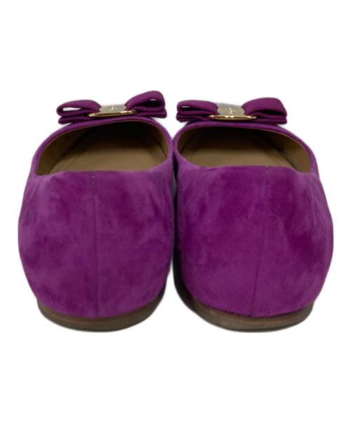 Salvatore Ferragamo（サルヴァトーレ フェラガモ）Salvatore Ferragamo (サルヴァトーレ フェラガモ) スウェードヴァラリボンフラットパンプス パープル サイズ:7Cの古着・服飾アイテム