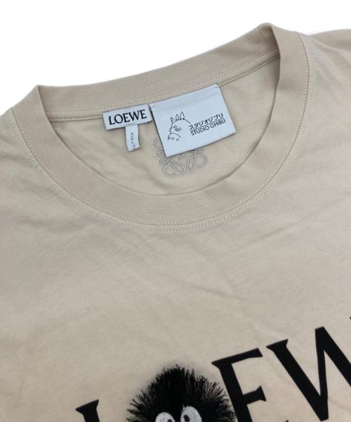 LOEWE（ロエベ）LOEWE (ロエベ) スタジオジブリ (スタジオジブリ) まっくろくろすけ ロゴ Tシャツ/h848341x01 ベージュ サイズ:Ｓの古着・服飾アイテム