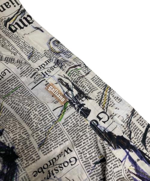 GALLIANO（ガリアーノ）GALLIANO (ガリアーノ) ニュースペーパー柄シャツ ブラック サイズ:36/50の古着・服飾アイテム