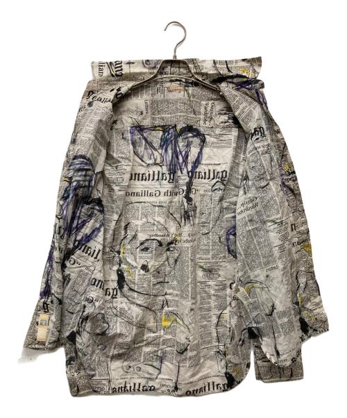 GALLIANO（ガリアーノ）GALLIANO (ガリアーノ) ニュースペーパー柄シャツ ブラック サイズ:36/50の古着・服飾アイテム