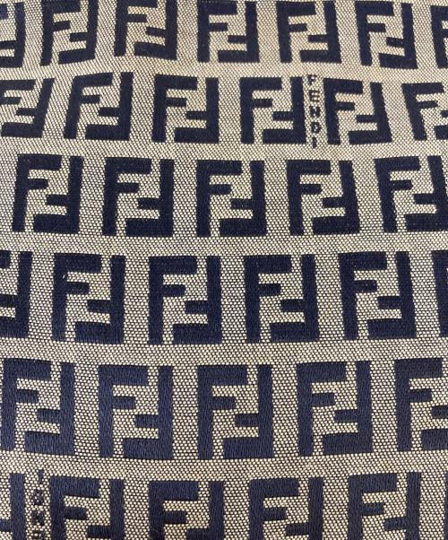 FENDI（フェンディ）FENDI (フェンディ) ズッキーノ柄ハンドバッグ ホワイト×ネイビーの古着・服飾アイテム