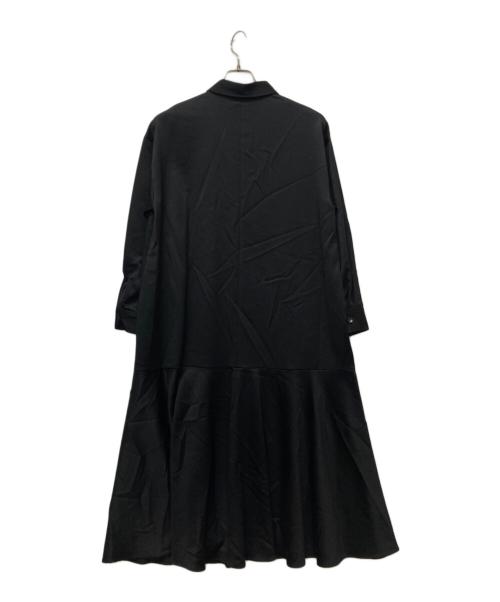 1er Arrondissement（プルミエ アロンディスモン）1er Arrondissement (プルミエ アロンディスモン) ウールサテンバックヘムフレアーワンピース ブラック サイズ:36の古着・服飾アイテム
