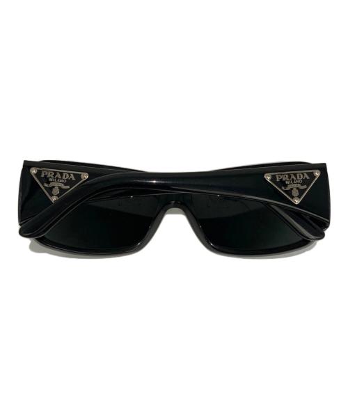PRADA（プラダ）PRADA (プラダ) トライアングルログサングラス ブラック サイズ:57□15 135の古着・服飾アイテム